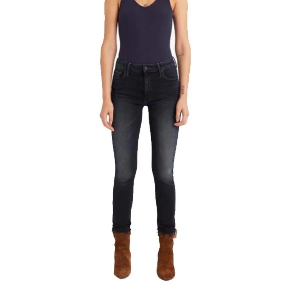MOTHER Denim women High Waisted Looker Ankle Fray in Last Call dark wash size 24